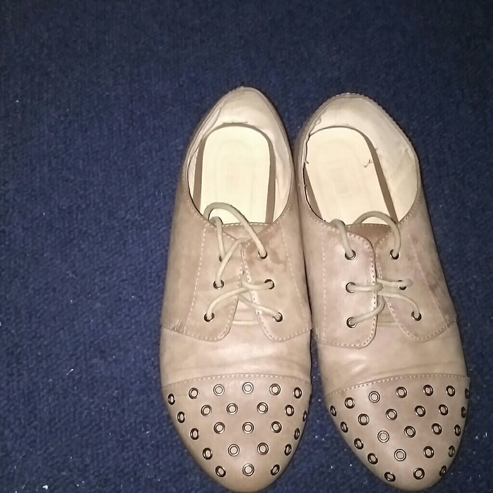 Shoes - Picture 2 of 5